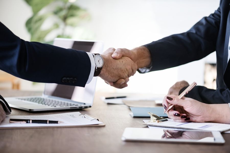 BUFETE DE ABOGADOS Y ASOCIADOS MULTIRED E.I.R.L. en juzgado